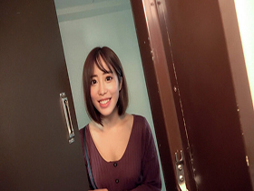 1K中出し部屋呑みドキュメント　延々フェラするエロ唇女子・新澤いずなちゃん サンプル動画サムネイル